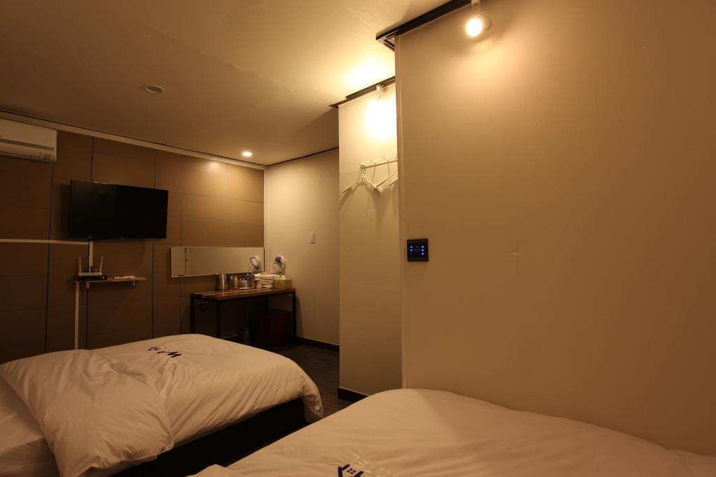 W Mini Hotel Dongdaemoon Seul Dış mekan fotoğraf